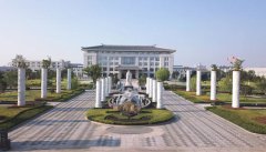 匠心独运：二十四孝浮雕柱的艺术呈现与文化传承