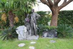 凝固的永恒：张骏祥纪念像中的艺术与记忆