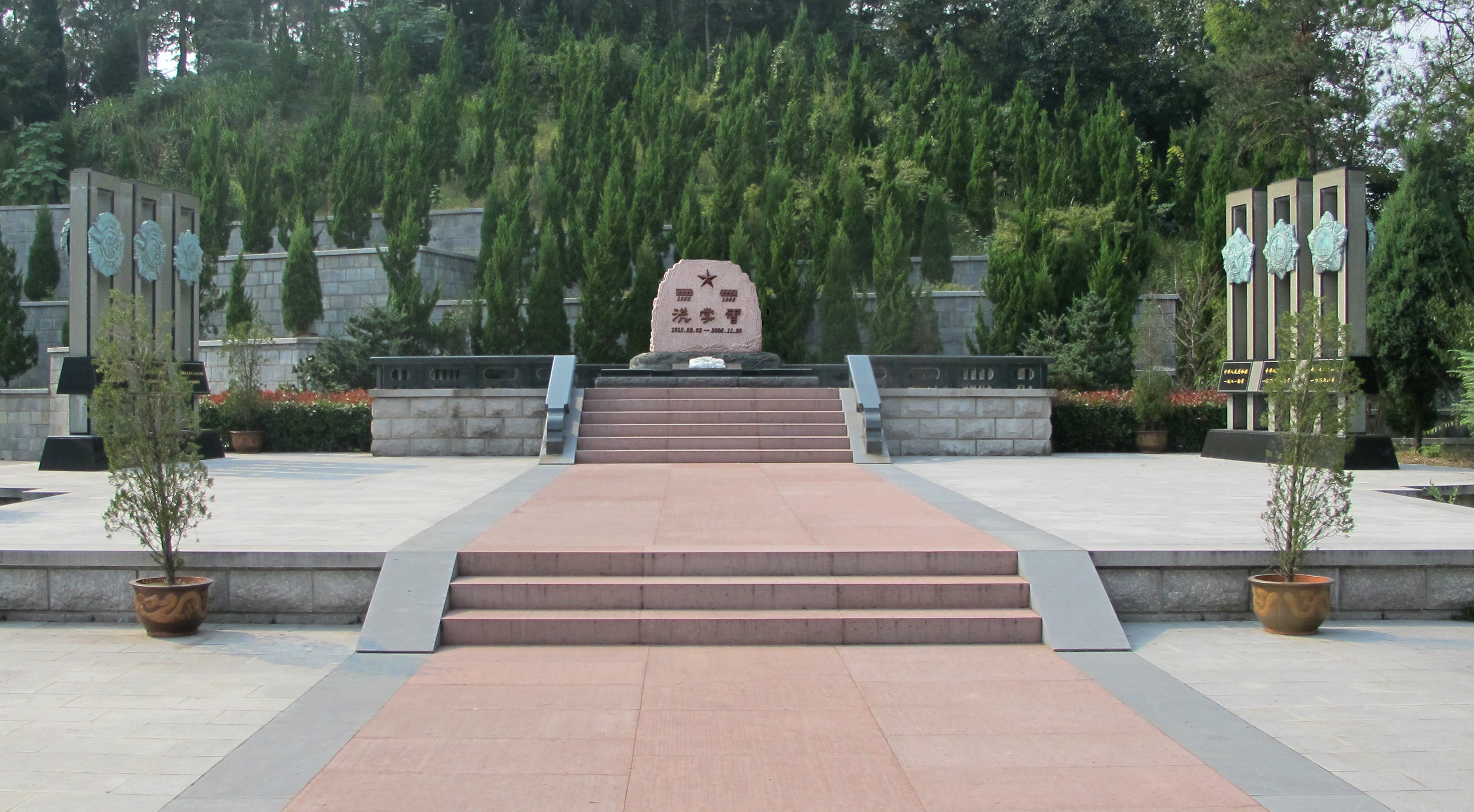 为什么墓园需要红色文化？